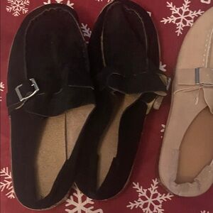 Source Unknown Black and Tan Moccasins